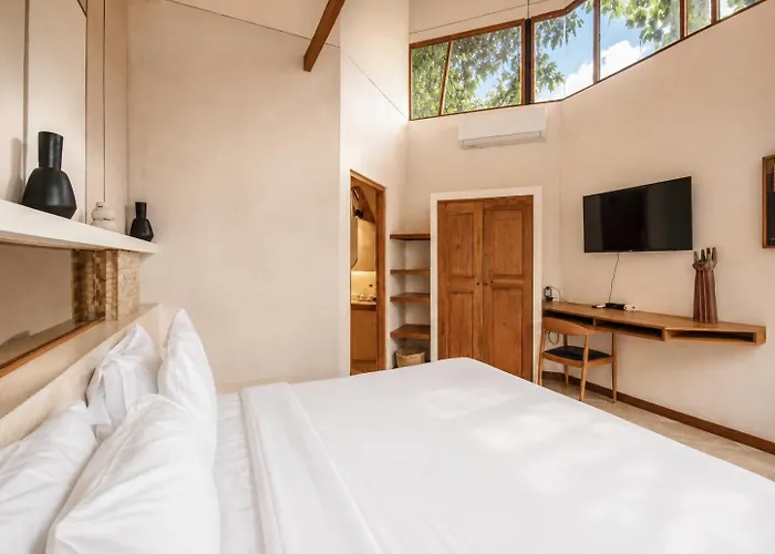 Villa Serene 1br 800 To Echo Beach, With Pool Canggu (Bali)